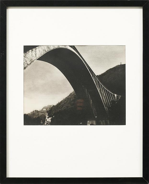 LENNART OLSON, fotografi gummiförfarande, signerad, numrerad 9/15 och daterad 1962.