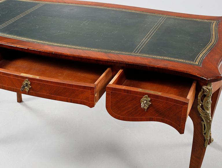SKRIVBORD, Louis XV-stil, 1900-tal.