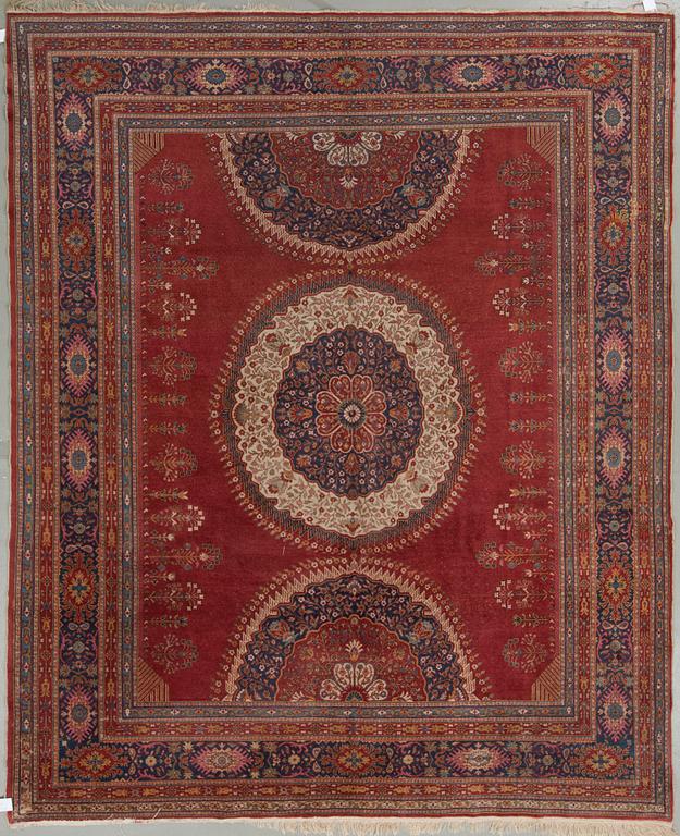 MATTA, Antik/semiantik. Möjligen Indien.  Ca 304x250 cm.
