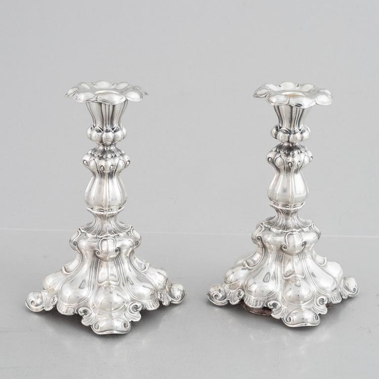 Ljusstakar ett par, silver, barockstil, CG Hallberg, 1951.
