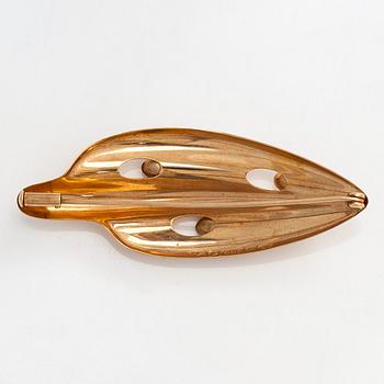 Elis Kauppi, brosch, 14K guld och syntetisk spinell, Kupittaan Kulta, Åbo 1956.