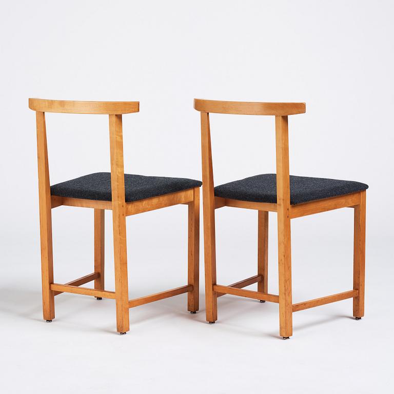 Hans Kempe, & Lars Erik Ljunglöf, a pair of chairs, version of "HI-28" HI-Gruppen, for Vattenfalls head office 1960-61.