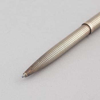 Six silver pens from Parker, USA, partly gilded, 20th century.