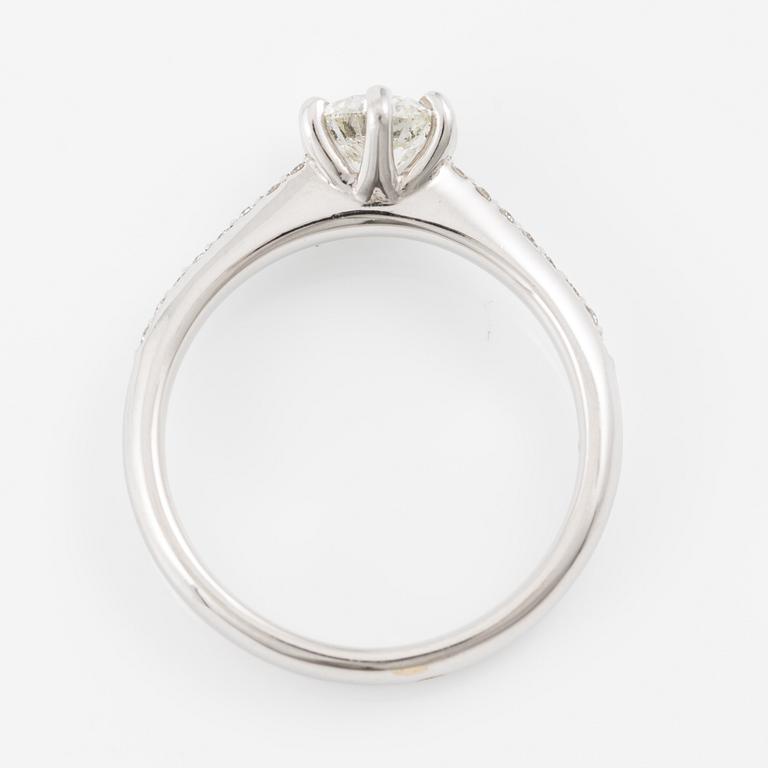 Ring, 18K white gold with brilliant-cut diamond.