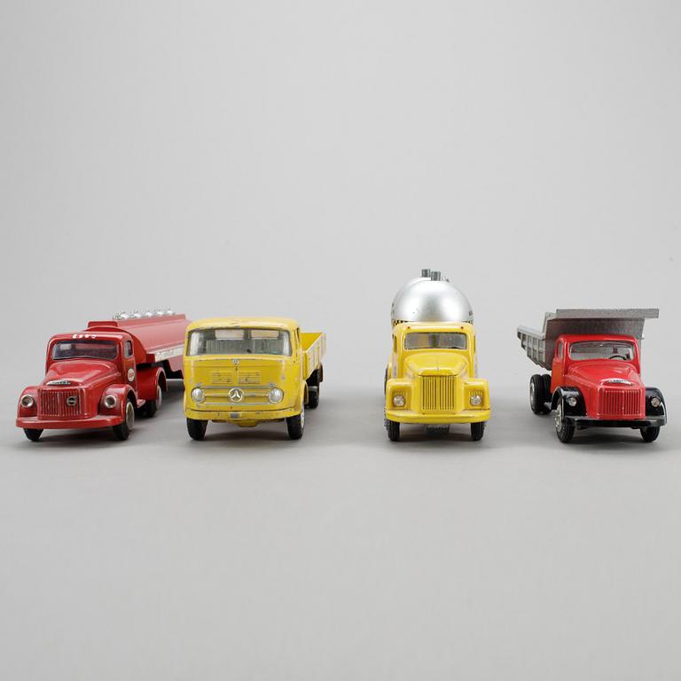 LEKSAKSBILAR, 4 stycken, metall, Tekno, Danmark.