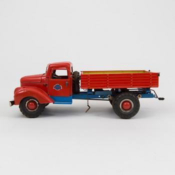 A tinplate Gama 501 truck, Germany, 1950s.