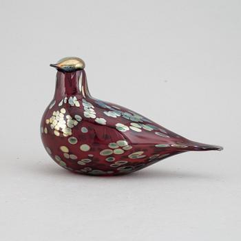 A glass "Ruby bird" by Oiva Toikka, Nuutajärvi.