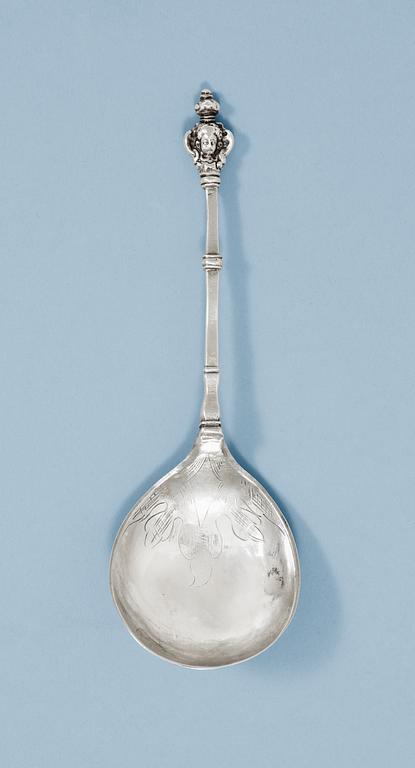 A Swedish 17th century silver spoon, makers mark of Henrik Möller d.ä., Stockholm (1645-1690).