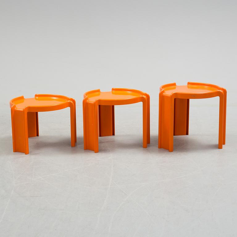 SATSBORD, 3 delar, Troligen Giotto Stoppino, för Kartell. 1960/1970-tal.