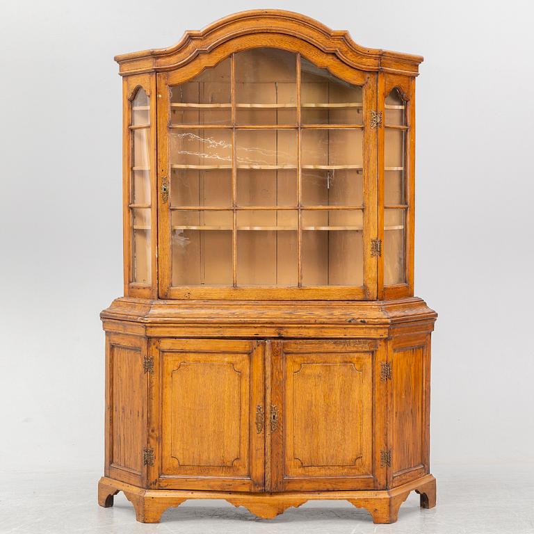 A second half of the 18th Century vitrine cabinet.