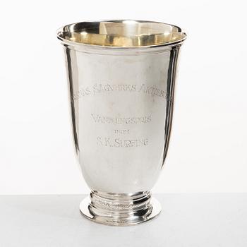 Guldsmedsaktiebolaget (GAB), Bägare/vas, silver, Stockholm 1930.