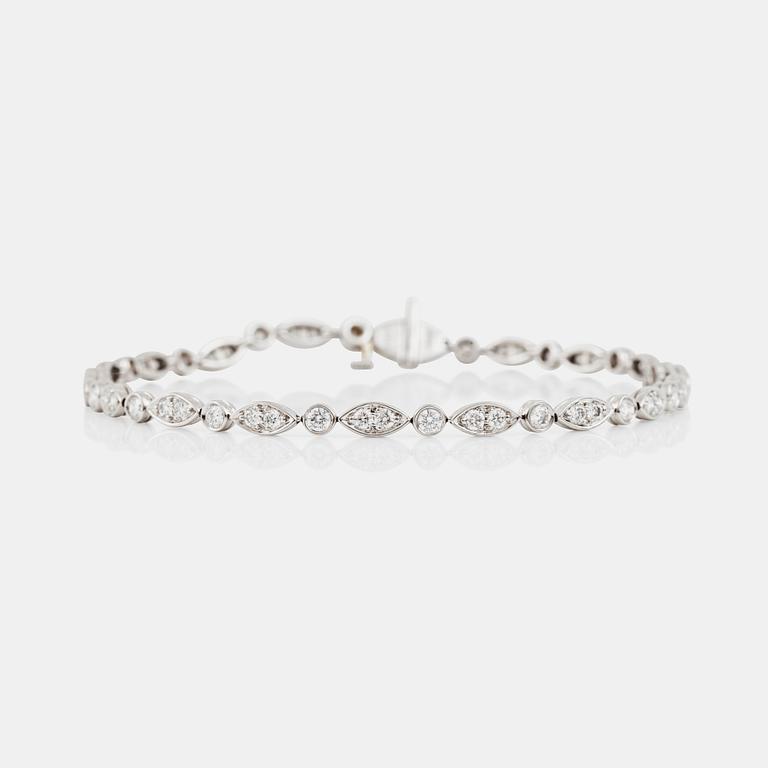 ARMBAND, Tiffany & Co, "Jazz" med briljantslipade diamanter. Totalt ca 1.60 ct. Kvalitet ca H/VS.