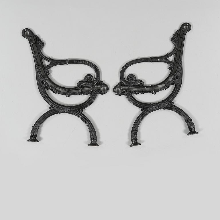 GAVLAR, ett par, gjutjärn, Norrahammar, 1900-tal.