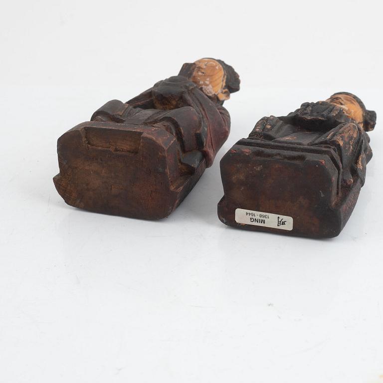 Two Chinese wooden figures, 19/20th century.
