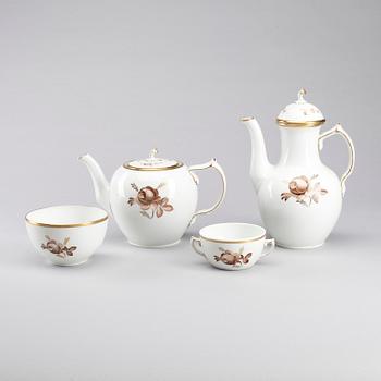 KAFFE- /TESERVIS, 27 delar, porslin, "Brun rose" Royal Copenhagen, Danmark 1950-tal.