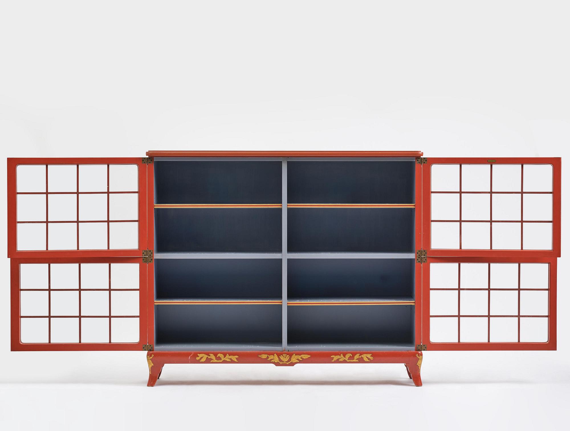 Carl Malmsten, a Swedish Grace showcase cabinet, cabinetmaker Albin Johansson, Stockholm, for Villa Kvikkjokk, 1928.