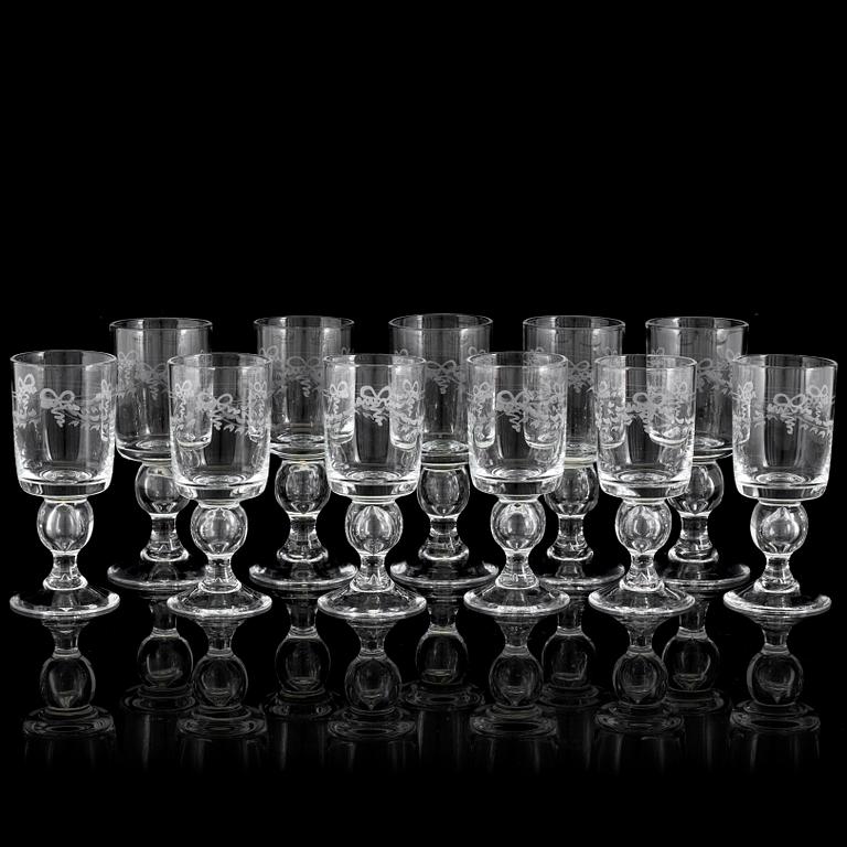 VINGLAS, 11 st, "Antik", Reijmyre Glasbruk.