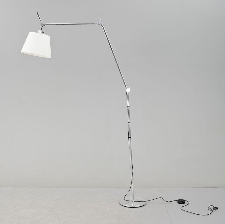 GOLVLAMPA, "Tolomeo Mega Floor lamp", Michele de Lucchi and Giancarlo Fassina, Artemide, Italien. H ca 390 cm.