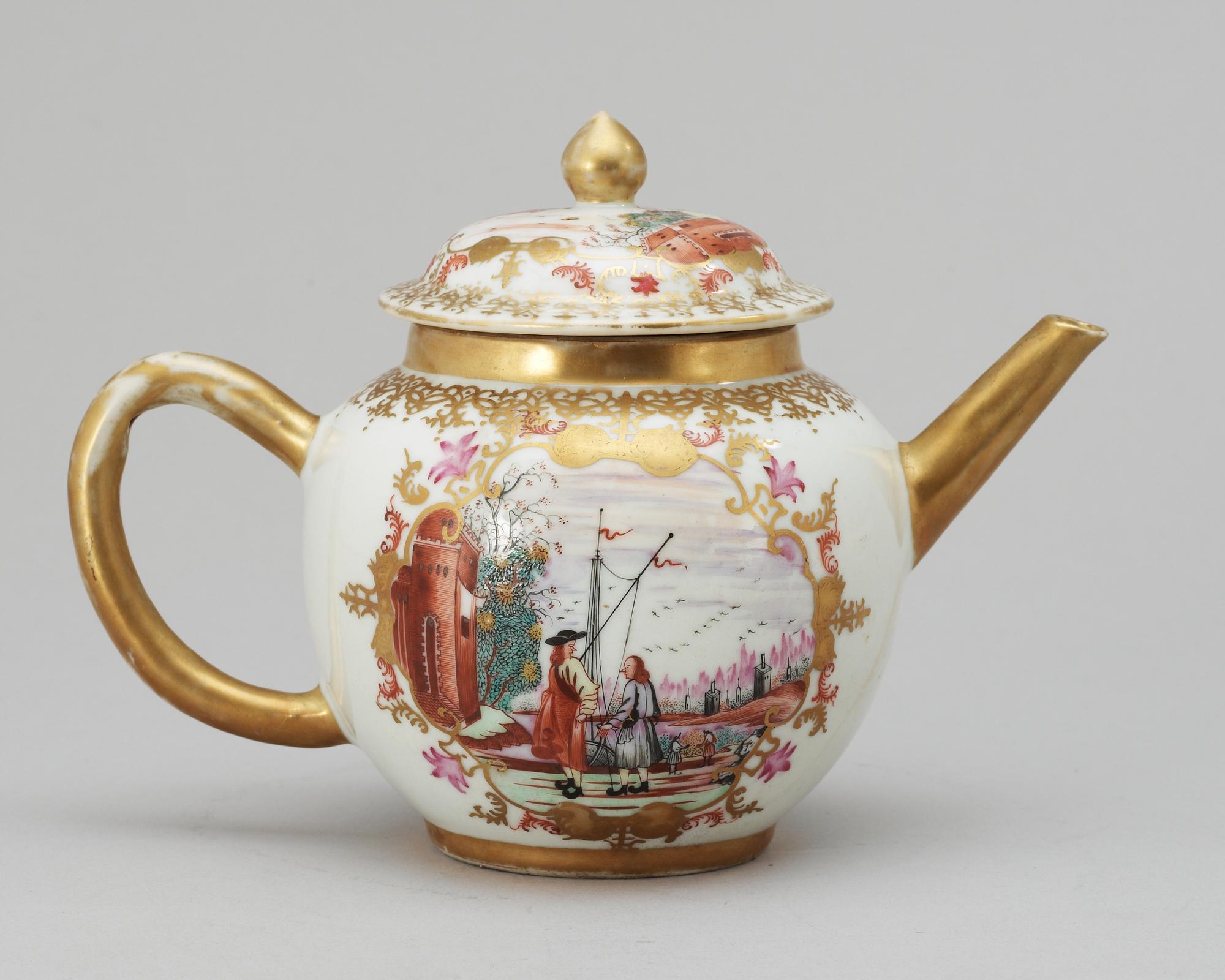 A white glazed teapot with lid, China, Qianlong (1736-95).