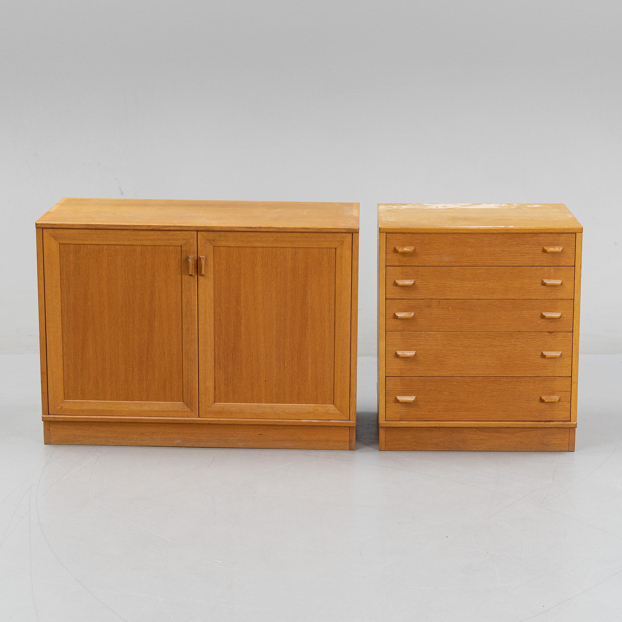 An oak veneered cabinet and chest of drawers, later part of the 20th Century.
