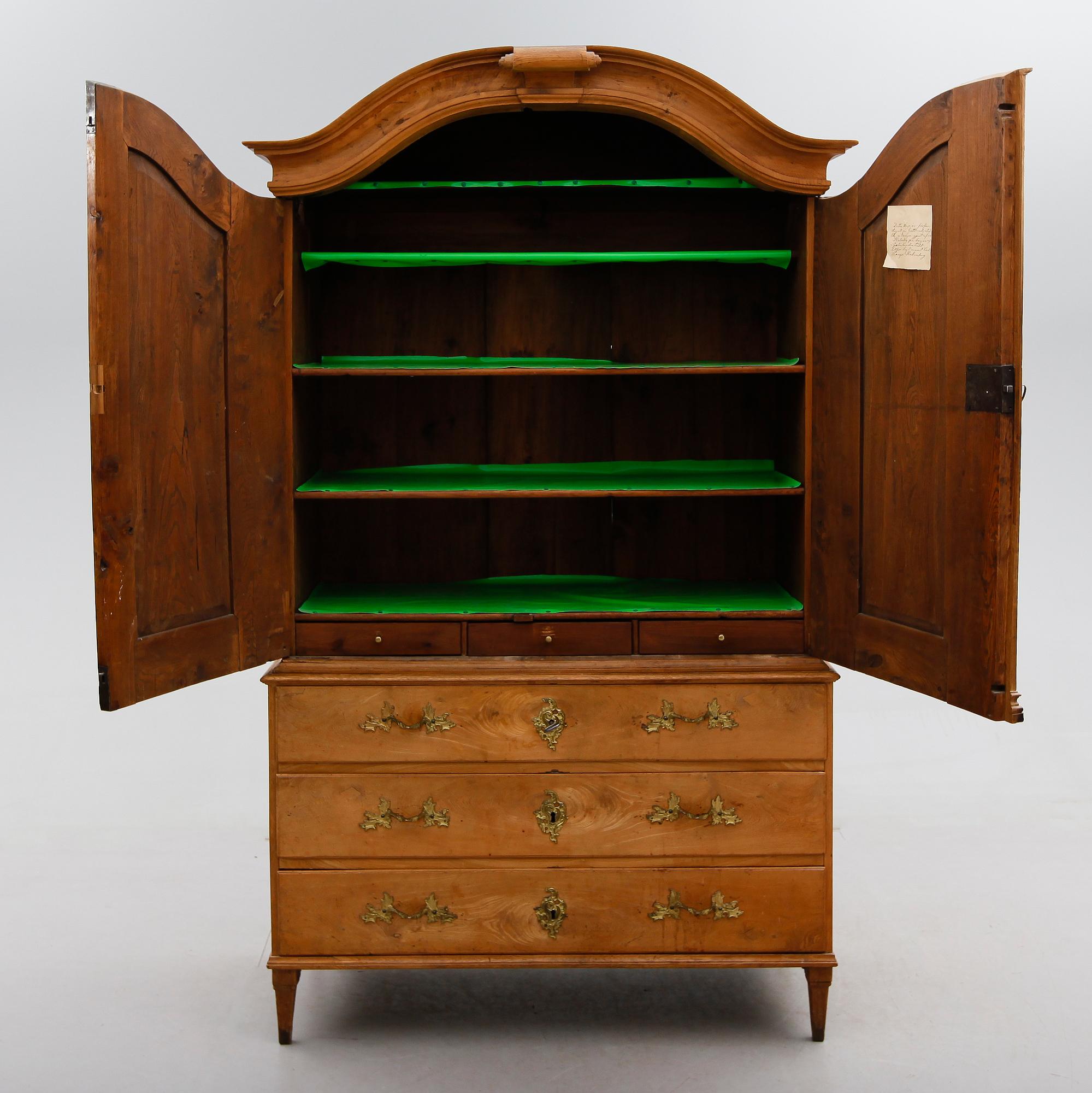 SKÅP, rokoko, 1700-talets andra hälft.