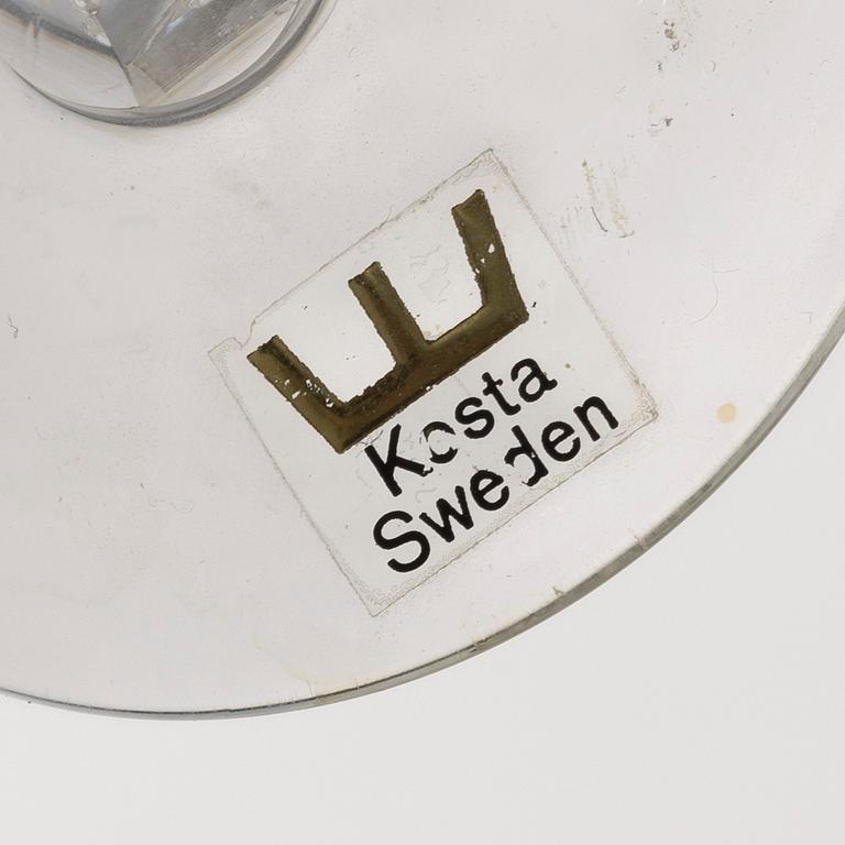 Vicke Lindstrand, a 23 piece "Dalecarlia" glass service, Kosta Boda.