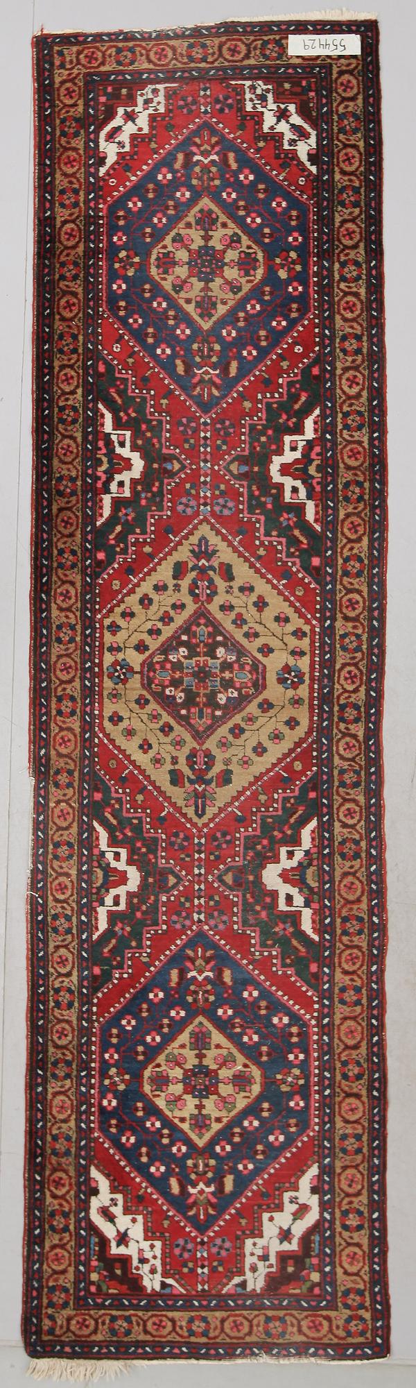 MATTA, Hamadan, ca 85 x 225 cm.