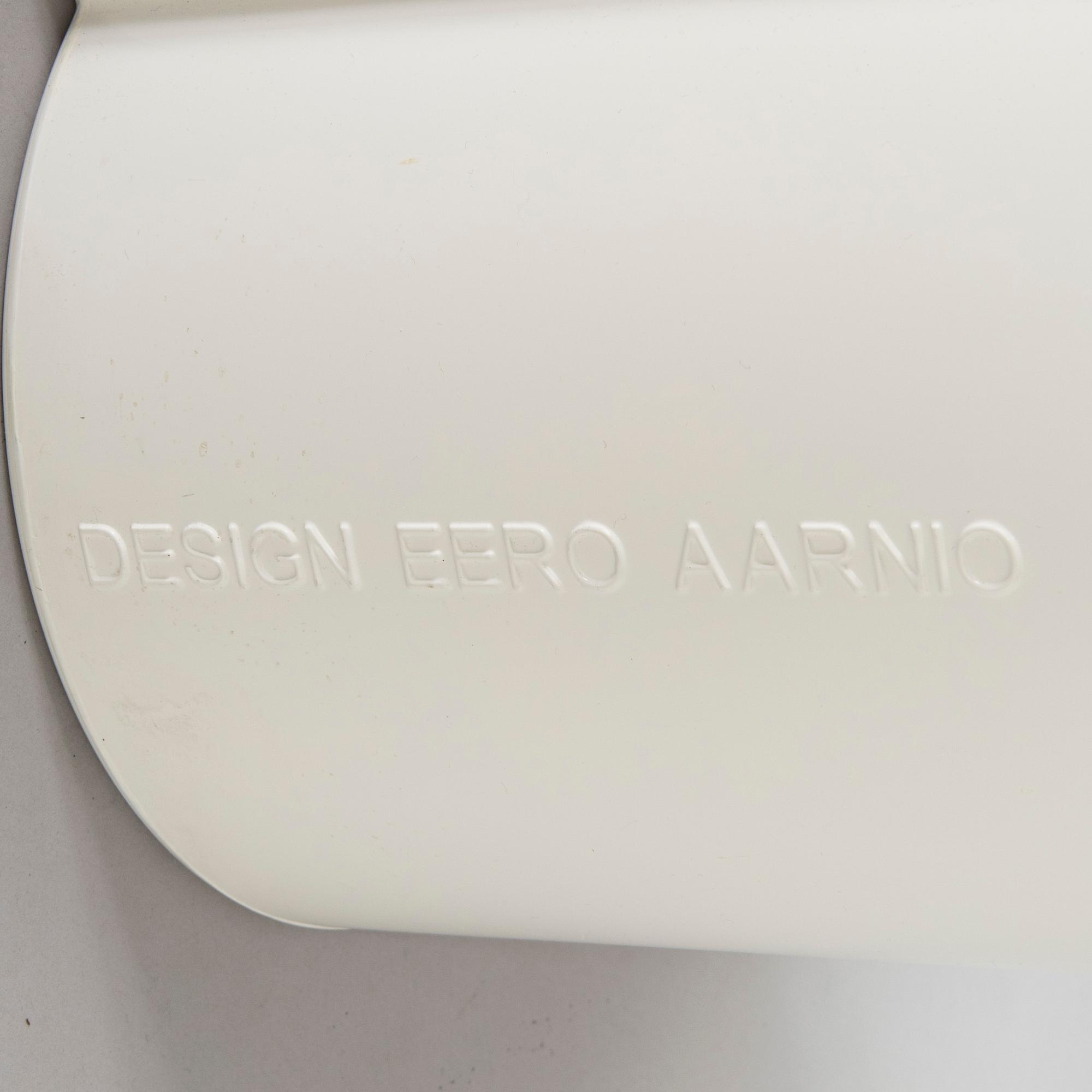 Eero Aarnio, pöytä "Piccolo", Artekno, 2010.