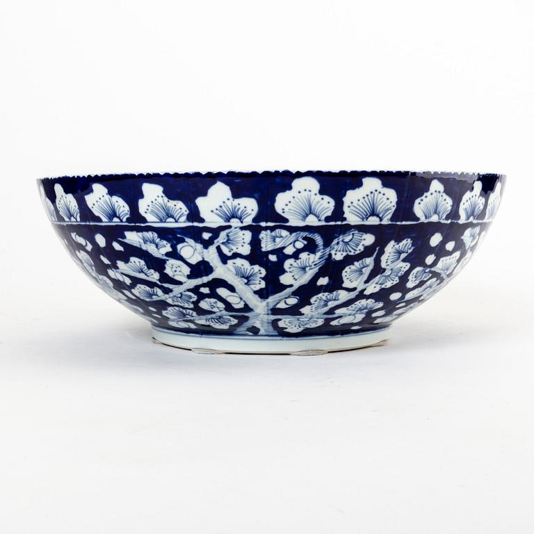 A Chinese porcelain punch bowl from the second half of the 20th century.