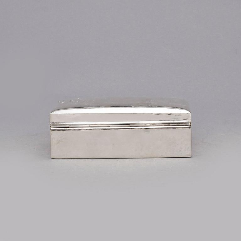 CIGARRSKRIN, silver, K. Andersson, Stockholm, 1923. Totalvikt ca 528 gram.