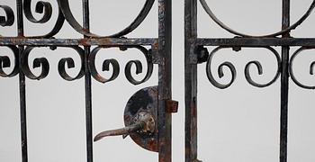 GRINDAR, ett par, smidesjärn, 1920/30-tal.