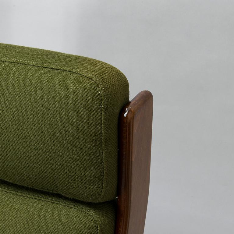 Esko Pajamies, fåtöljer, ett par "Pele", tillverkare Lepofinn 1970-tal.