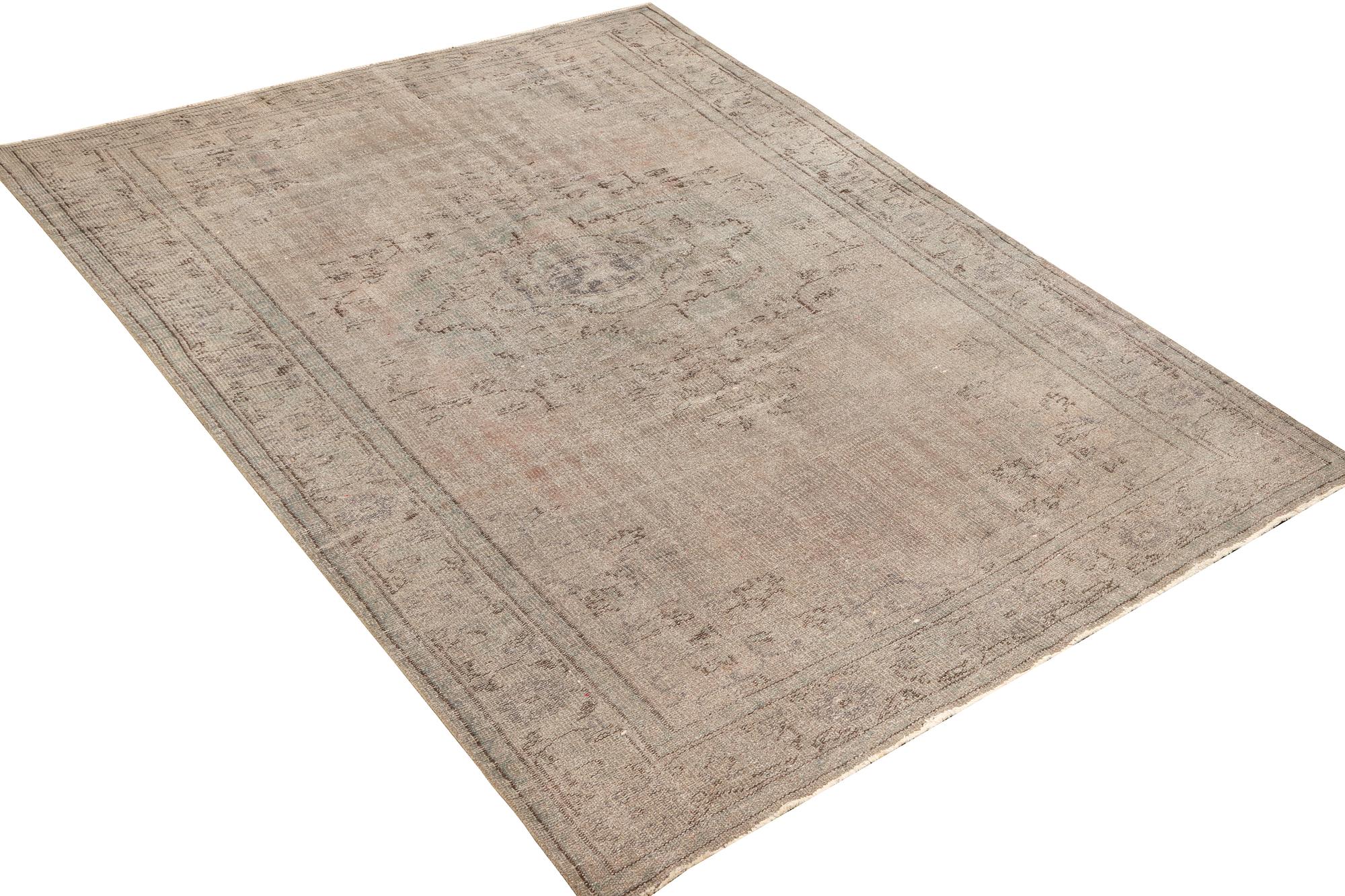 A vintage design Kilim carpet, c. 294 x 197 cm.