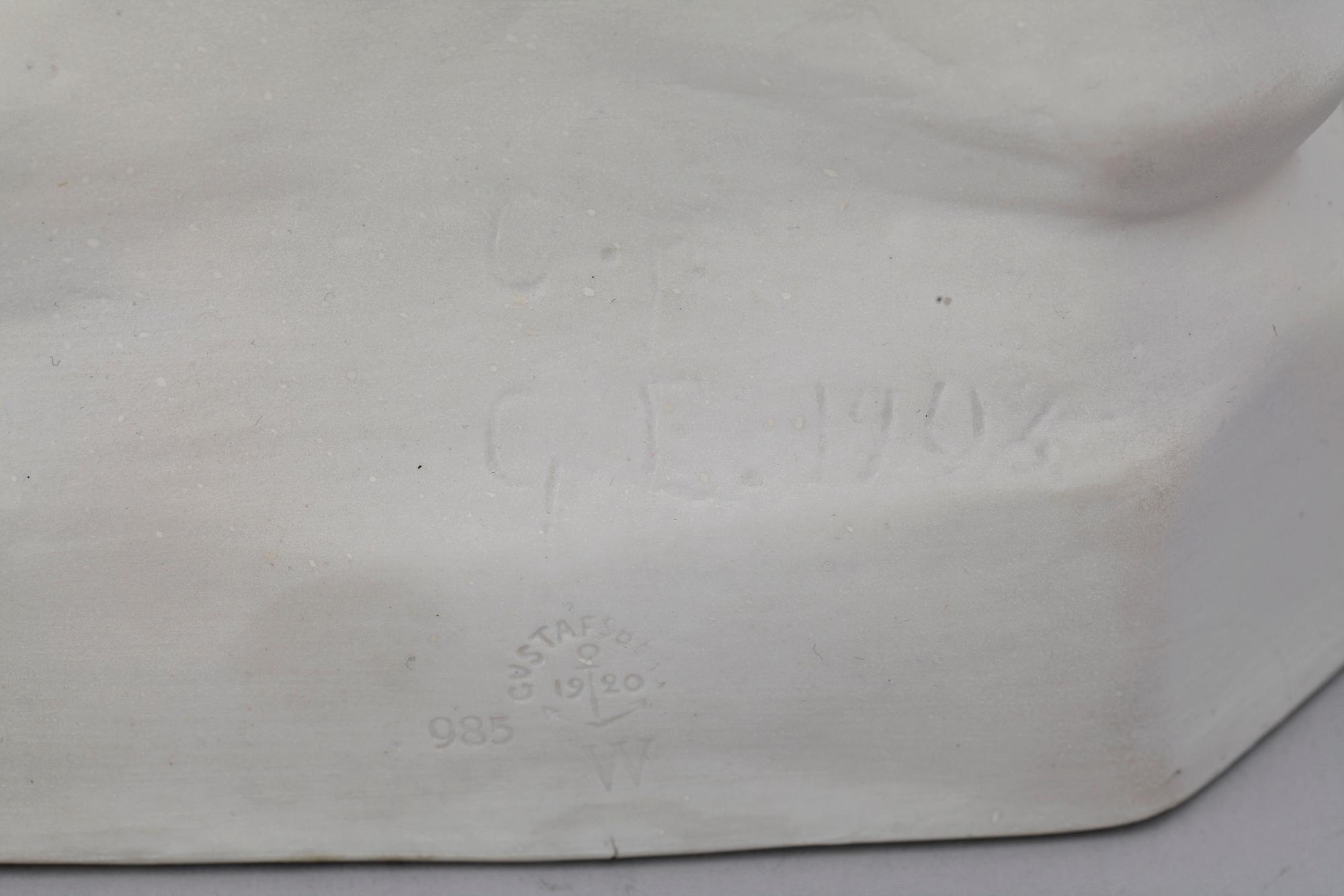 FIGURIN, parian, Gustavsberg. Sign o dat CF  G E 1903. Stpl märkt 1920.
