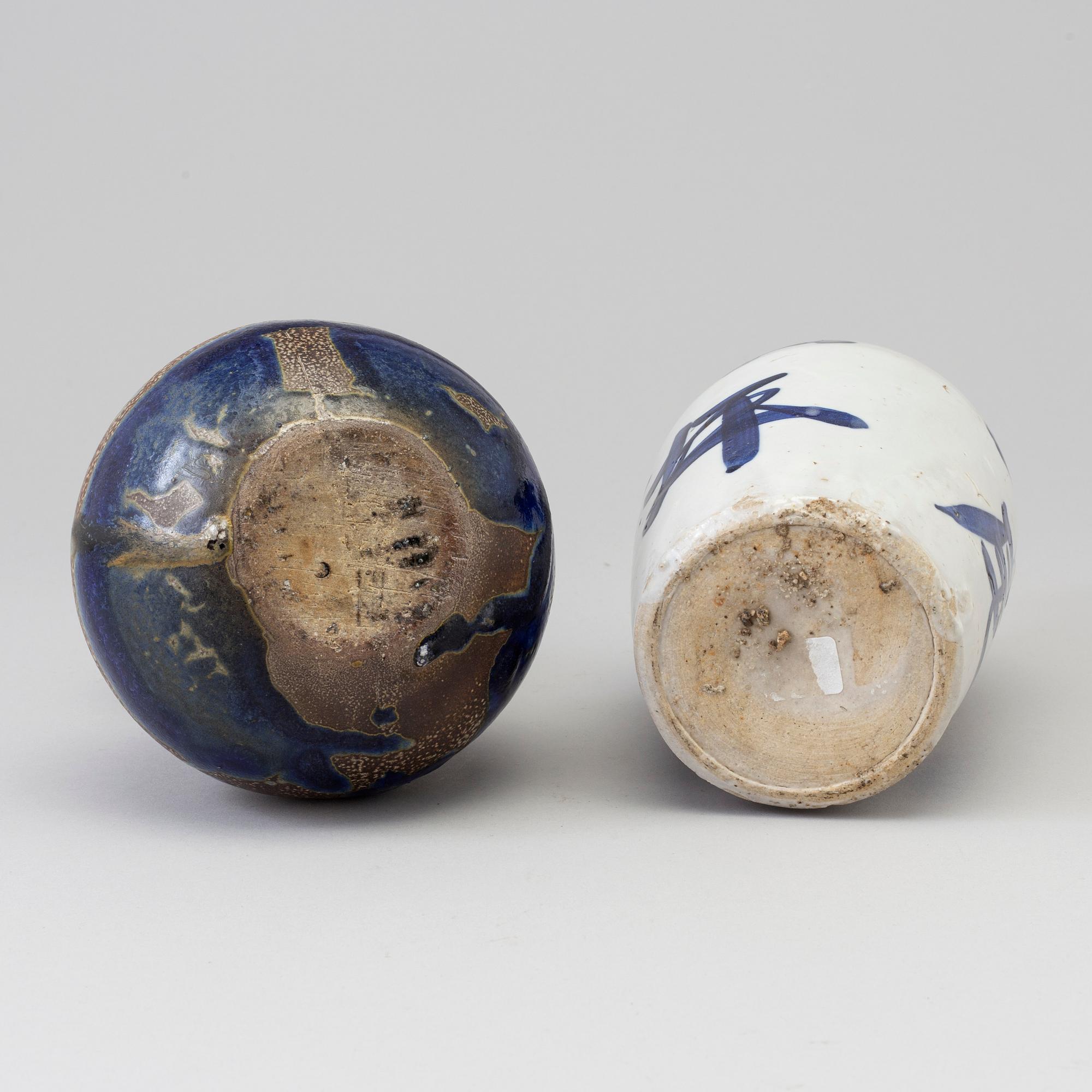 Two Japanese ceramic bottles, 20th century.