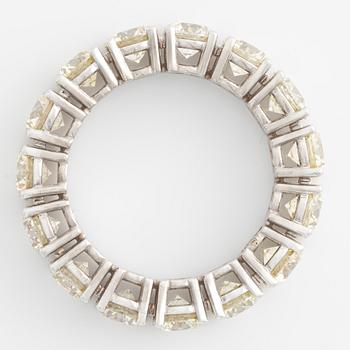 Ring full eternity with brilliant-cut diamonds totaling 6.12 ct.