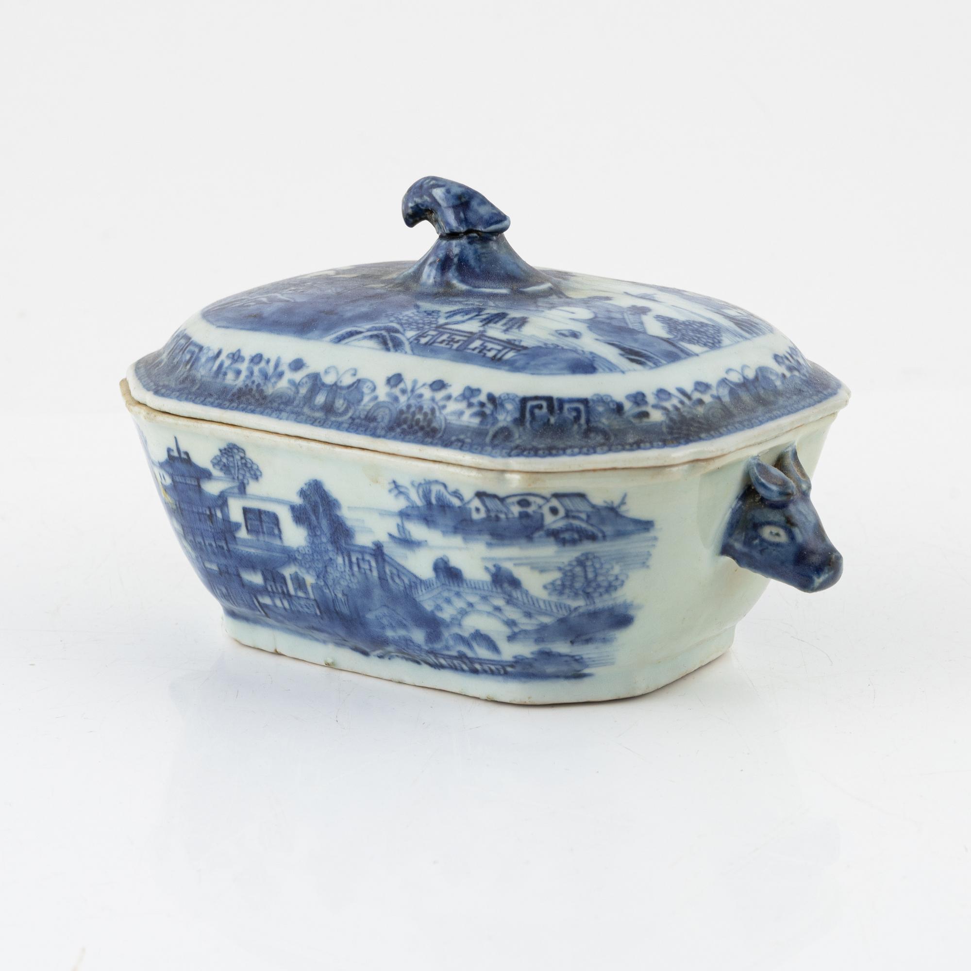 Parts of a dining service, 45 pieces, porcelain, China, mostly Qianlong (1736-95).