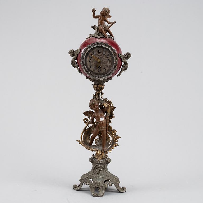 A Lenzkirhcer mantel clock, ca 1900.