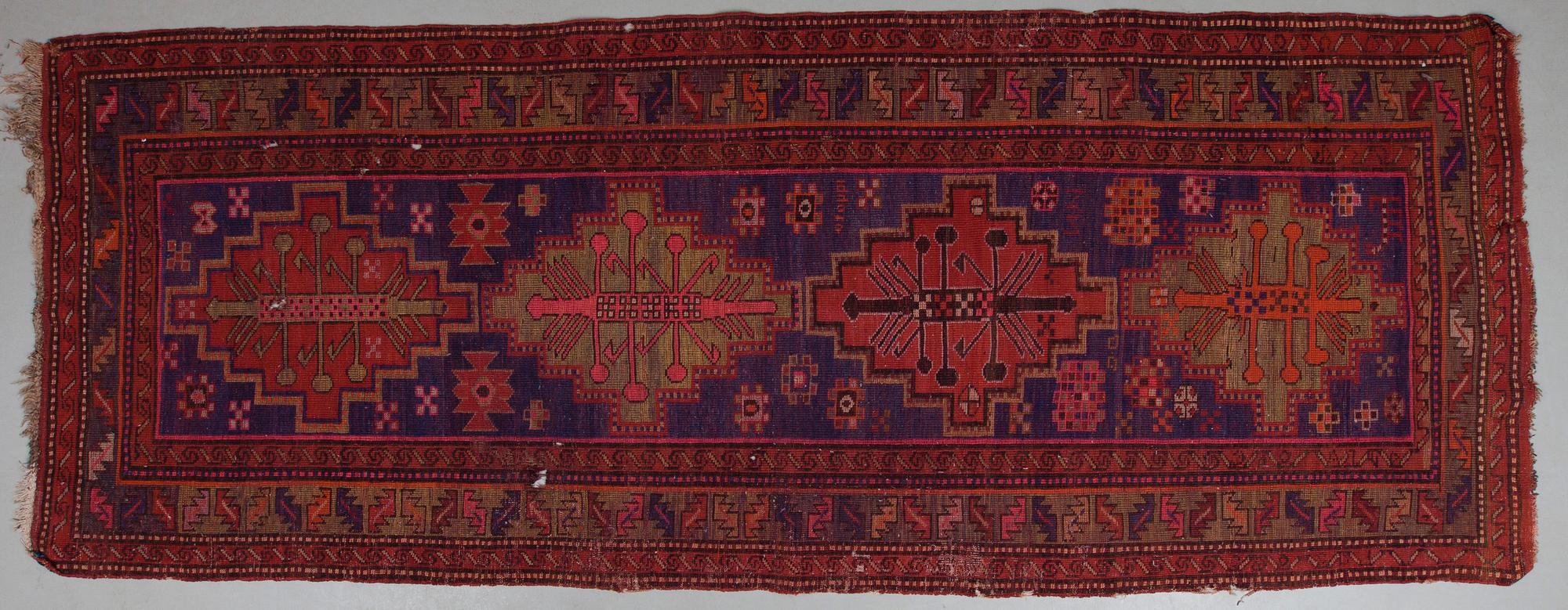MATTA, kaukasisk, semiantik, ca 280 x 108 cm.