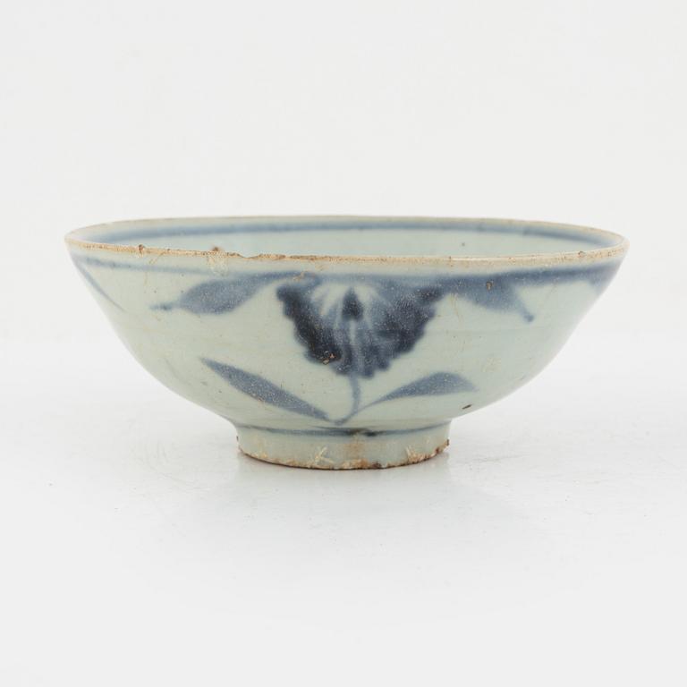 A group of thirteen cups, a bowl and a cup holder, four saucers, partly China and 18th century,