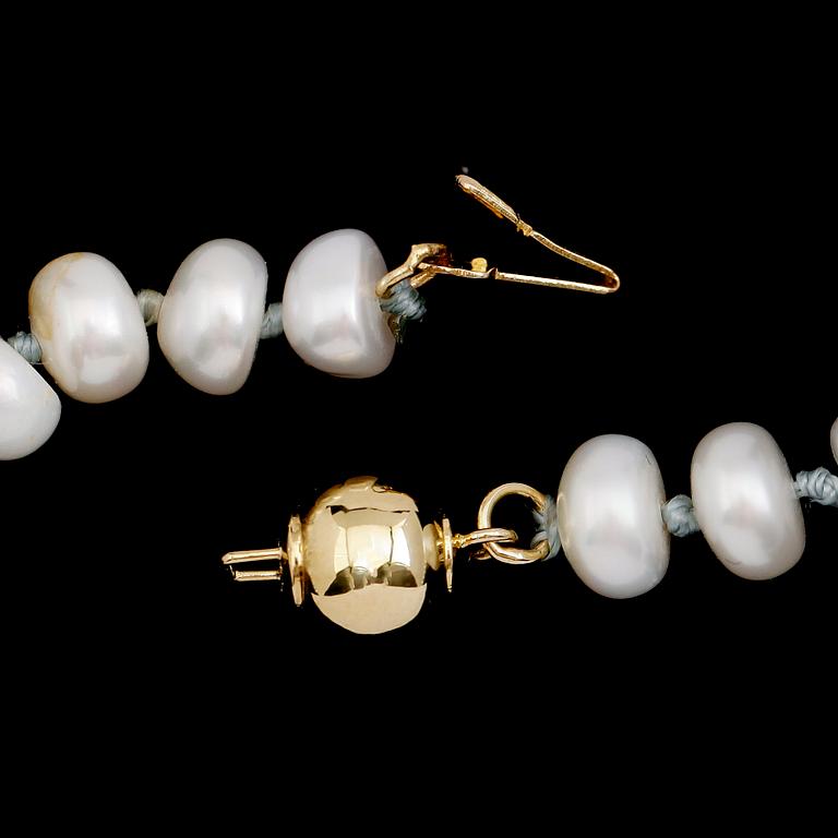 COLLIER, odlade pärlor, lås i 14 k guld.