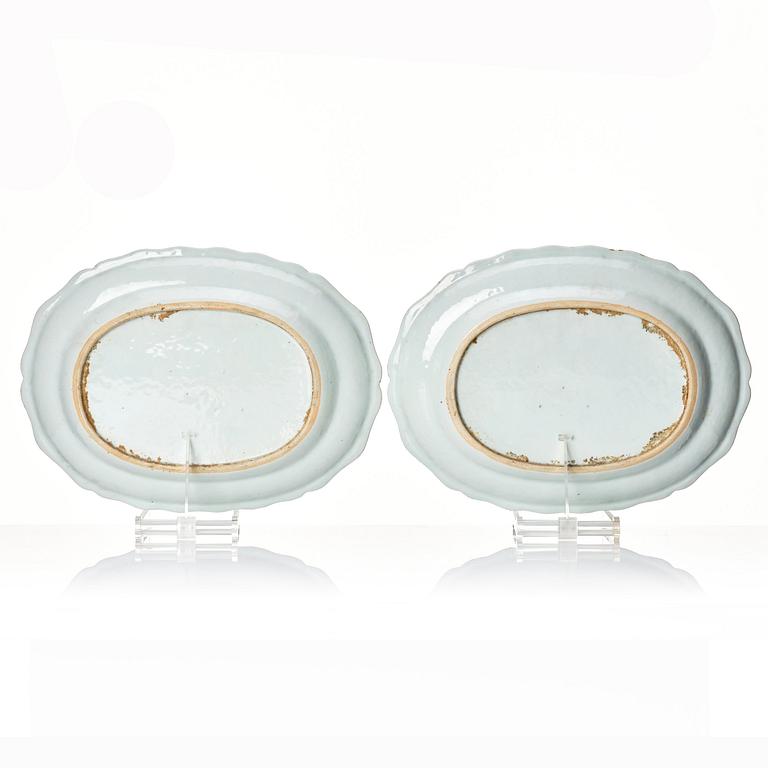 A pair of famille rose dishes, Qing dynasty, Qianlong (1736-95).