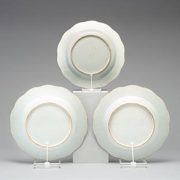 A set with tree blue and white serving dishes, Qing dynasty, early 18th Century.