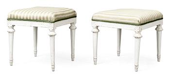 898. A pair of Gustavian stools.