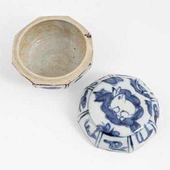 A blue and white porcelain box with cover, probably Ming dynasty.