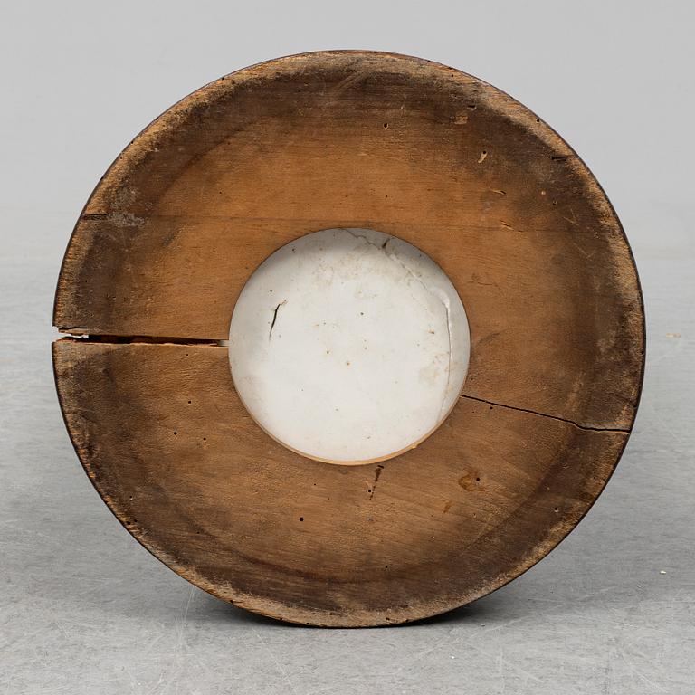 An early 20th century porcelain umbrella stand.