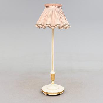 GOLVLAMPA, 1900-talets första hälft.