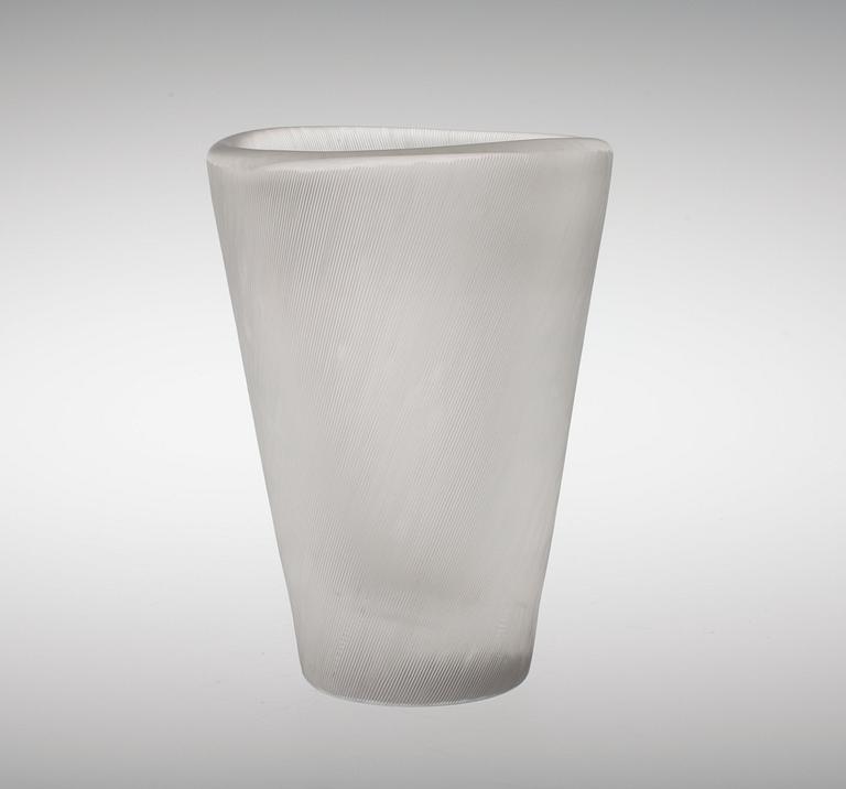 Tapio Wirkkala, A VASE, 3535.