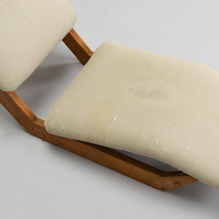 Ilmari Tapiovaara, an early 1960s 'Dolphin chair' for Skanno.