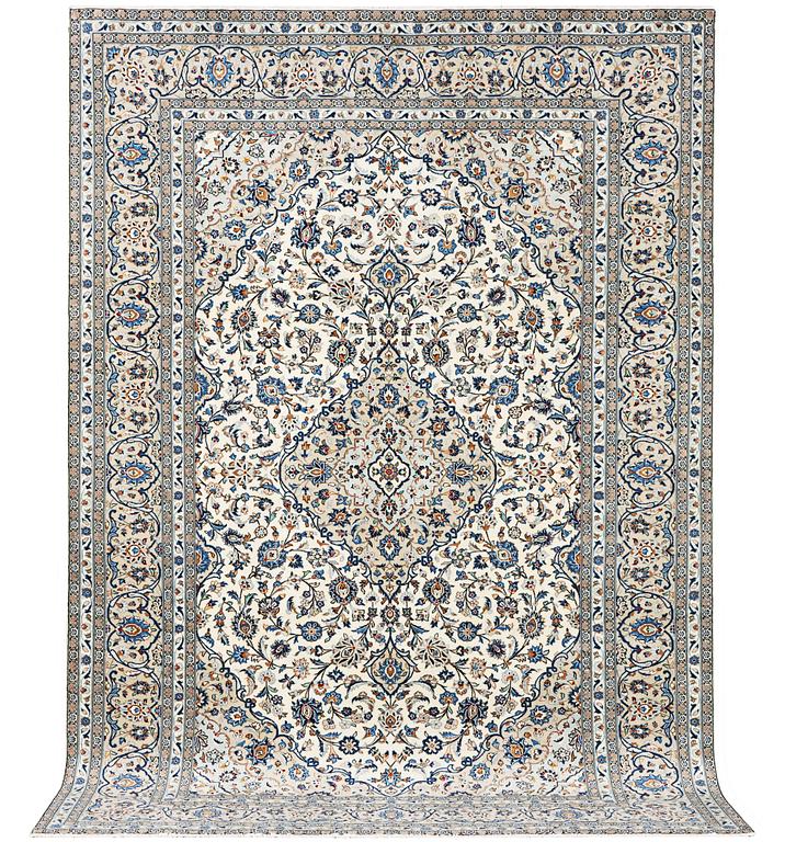 A Kashan carpet, c. 355 x 238 cm.